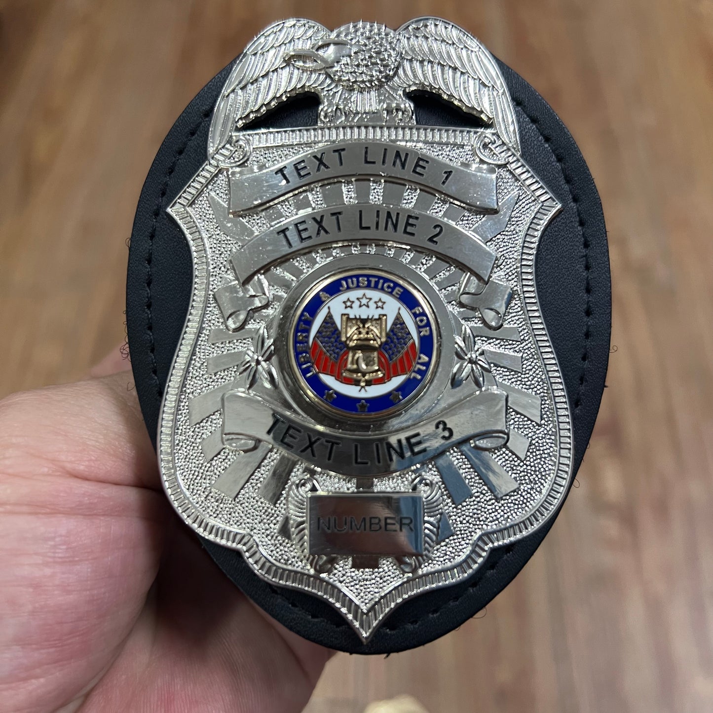 Customizable Badge TA25