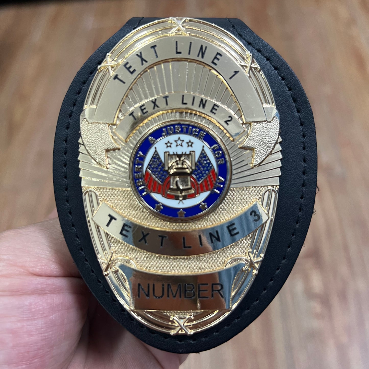 Customizable Badge TA18