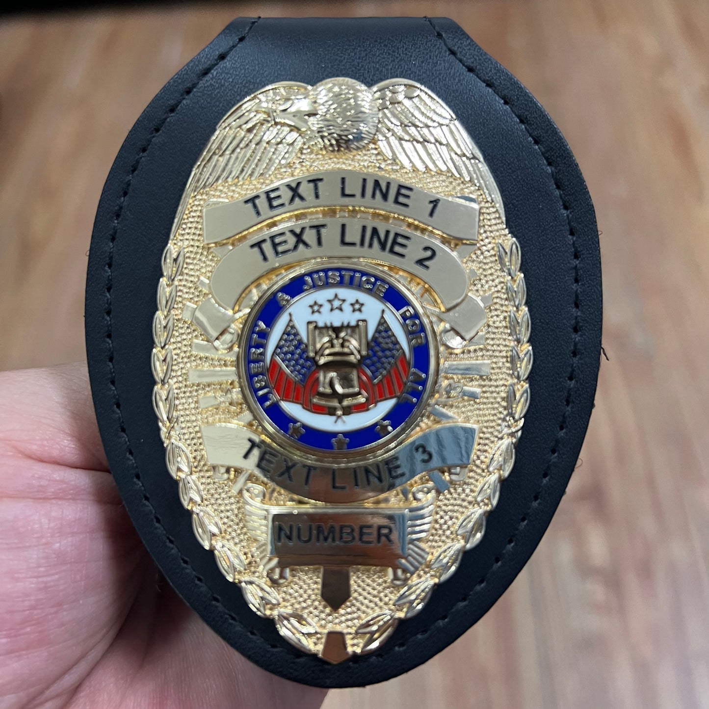 Customizable Badge TA15
