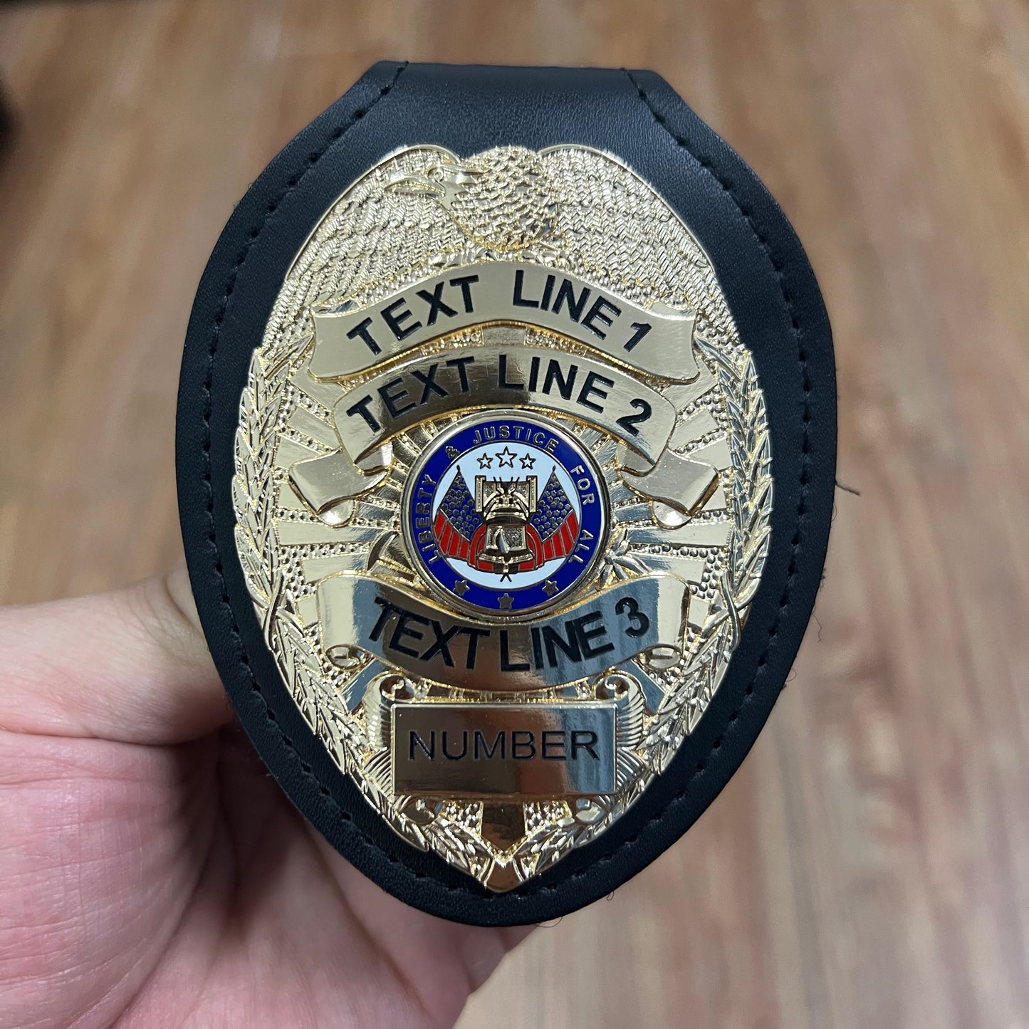 Customizable Badge TA11